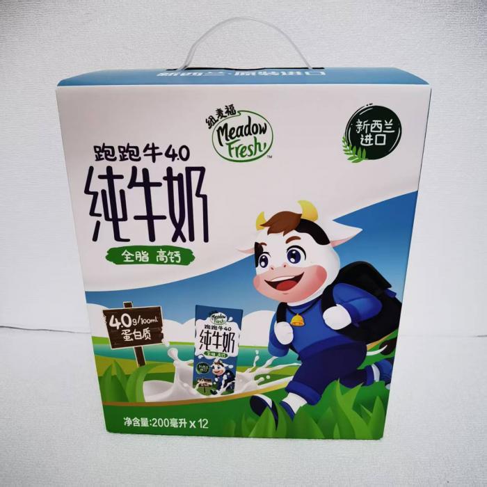 纽麦福跑跑牛4.0全脂高钙纯牛奶礼盒装(200ml*12支)*6提/件